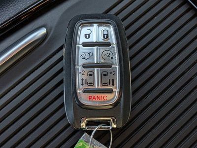 2025 Chrysler Pacifica - Photo 28