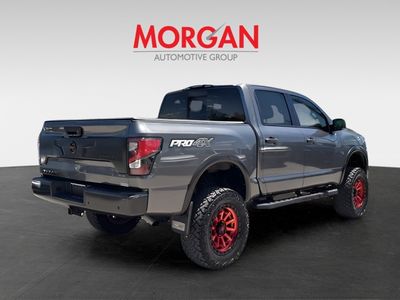2022 Nissan Titan - Photo 8