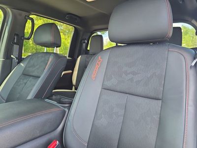 2022 Nissan Titan - Photo 21