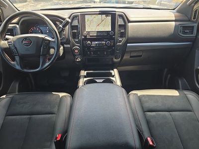 2022 Nissan Titan - Photo 12