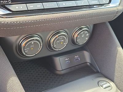 2026 Nissan Z - Photo 21