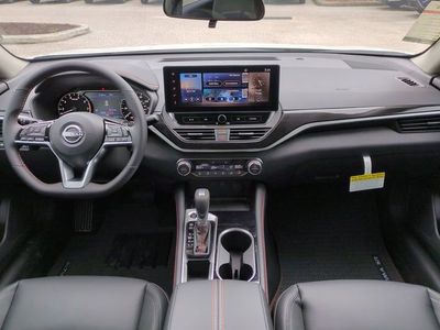 2025 Nissan Altima - Photo 13
