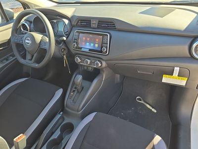 2025 Nissan Versa - Photo 12
