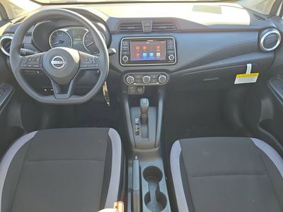 2025 Nissan Versa - Photo 13