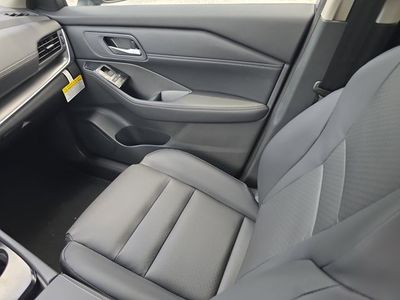 2026 Nissan Rogue - Photo 16