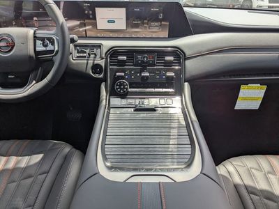 2026 Nissan Armada - Photo 15