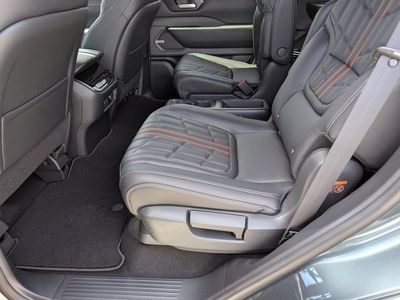 2026 Nissan Armada - Photo 17