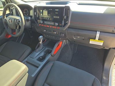 2026 Nissan Frontier - Photo 13