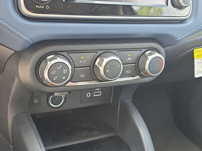 2025 Nissan Versa - Photo 24