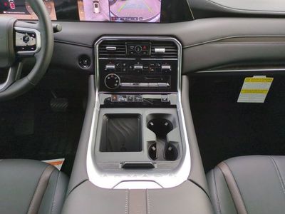 2026 Nissan Armada - Photo 17