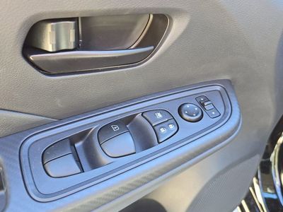 2025 Nissan Versa - Photo 18