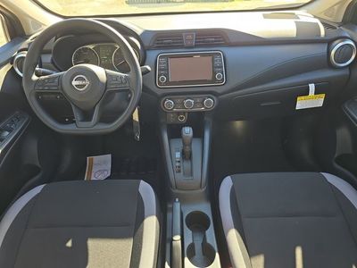 2025 Nissan Versa - Photo 11