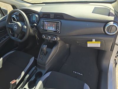 2025 Nissan Versa - Photo 10
