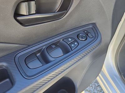 2025 Nissan Versa - Photo 17