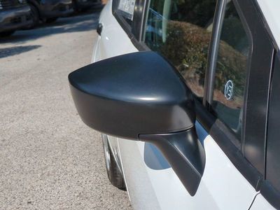 2025 Nissan Versa - Photo 12