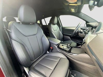 2025 BMW X4 - Photo 16