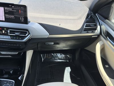 2025 BMW X4 - Photo 16