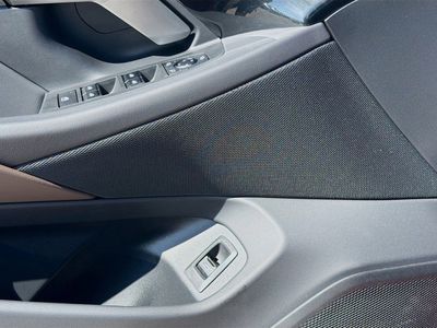2025 BMW i5 - Photo 22