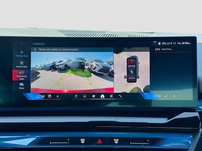 2025 BMW i5 - Photo 32