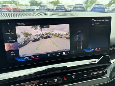 2024 BMW 5 Series - Photo 25