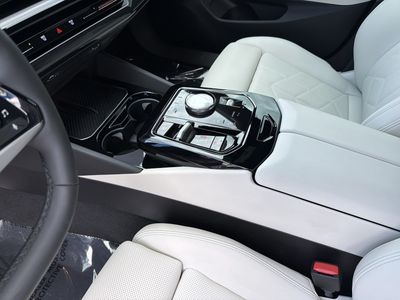 2024 BMW 5 Series - Photo 20