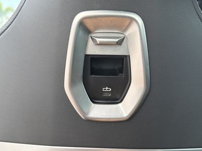 2025 BMW 7 Series - Photo 16