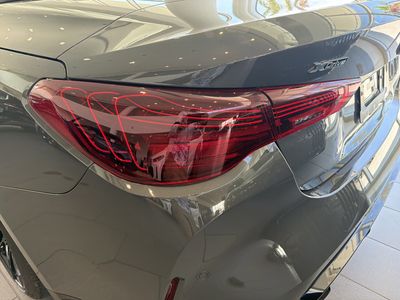 2025 BMW M4 - Photo 9