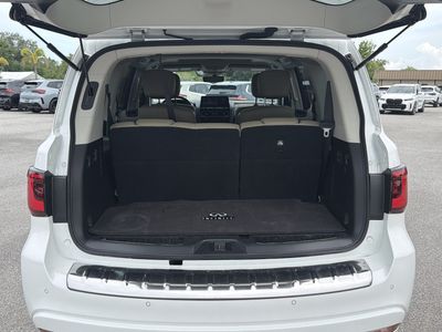 2022 INFINITI QX80 - Photo 10