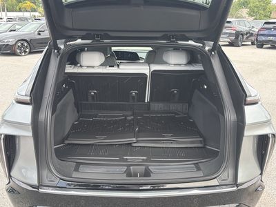 2024 Cadillac LYRIQ - Photo 11