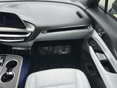 2024 Cadillac LYRIQ - Photo 16
