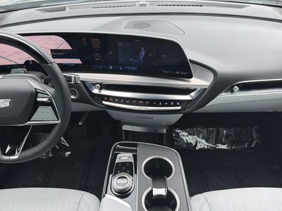2024 Cadillac LYRIQ - Photo 15