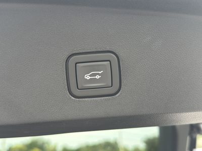 2024 Cadillac LYRIQ - Photo 12