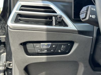 2025 BMW 3 Series - Photo 30