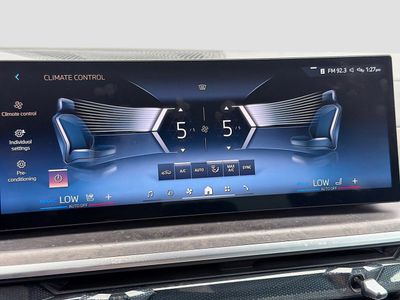 2025 BMW X5 - Photo 32
