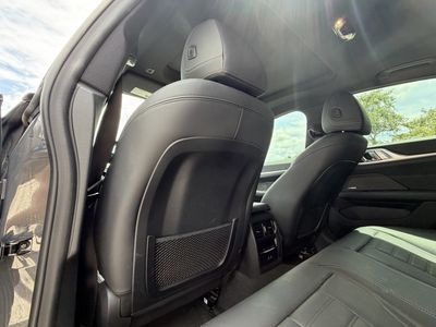 2024 BMW i4 - Photo 18