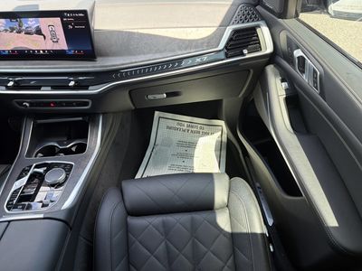 2025 BMW X7 - Photo 17