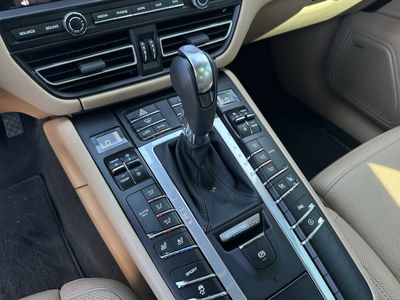 2021 Porsche Macan - Photo 28