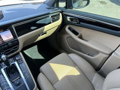 2021 Porsche Macan - Photo 16