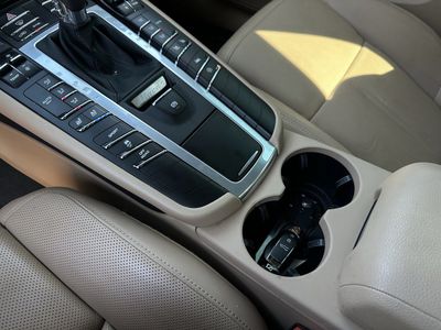 2021 Porsche Macan - Photo 29