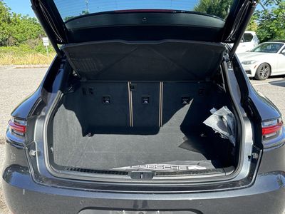 2021 Porsche Macan - Photo 11