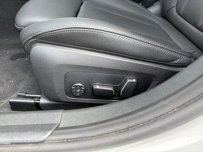 2025 BMW 3 Series - Photo 23