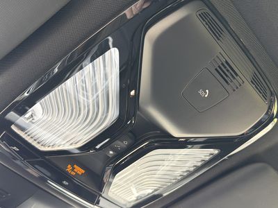 2025 BMW 3 Series - Photo 35