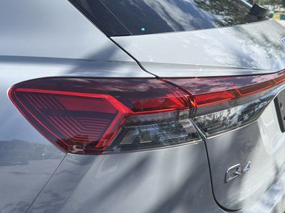 2024 Audi Q4 e-tron — photo 10 view