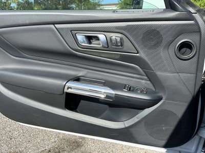 2025 Ford Mustang - Photo 17