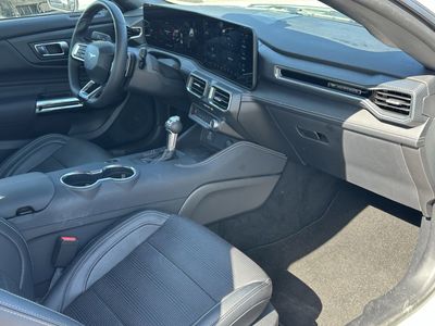 2025 Ford Mustang - Photo 29