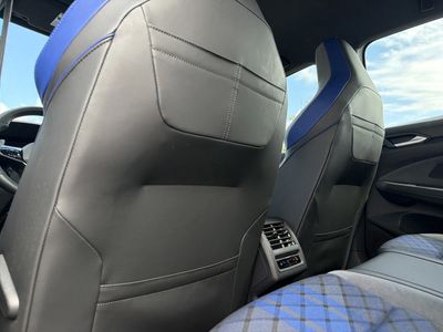 2025 Volkswagen Golf R - Photo 18
