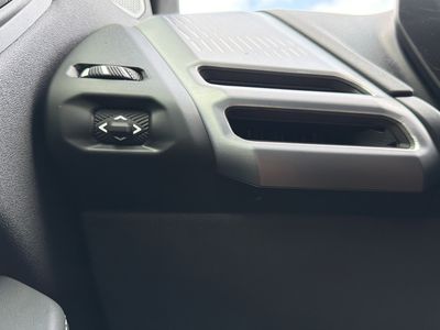 2025 BMW 2 Series - Photo 27