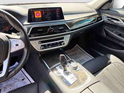 2020 BMW 7 Series - Photo 28
