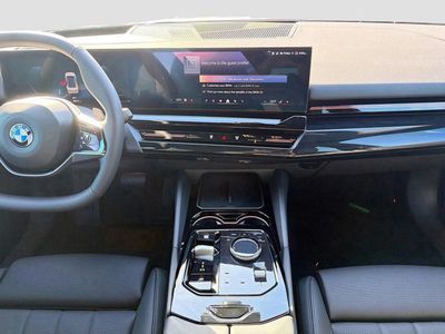 2026 BMW 5 Series - Photo 20