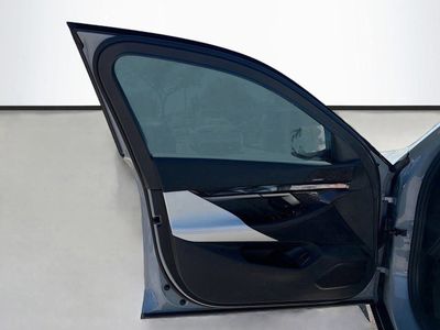 2026 BMW 5 Series - Photo 23